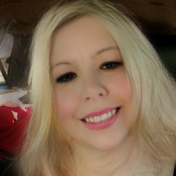 Meet your Posher, Lisa - Picture 4 of 4